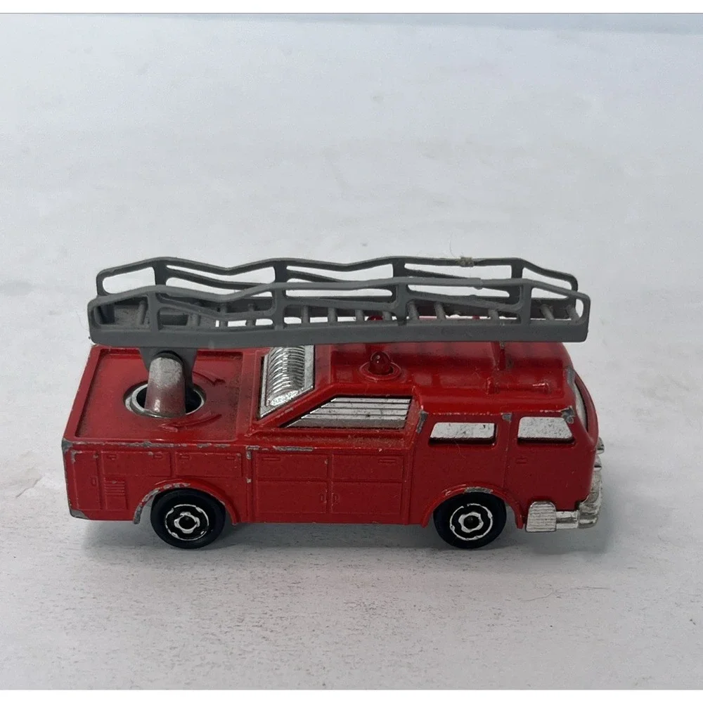 Vintage Majorette Sonic Flashers Fire Ladder Truck Red Die‎ Cast
